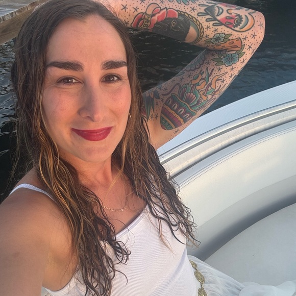 ariellezakris